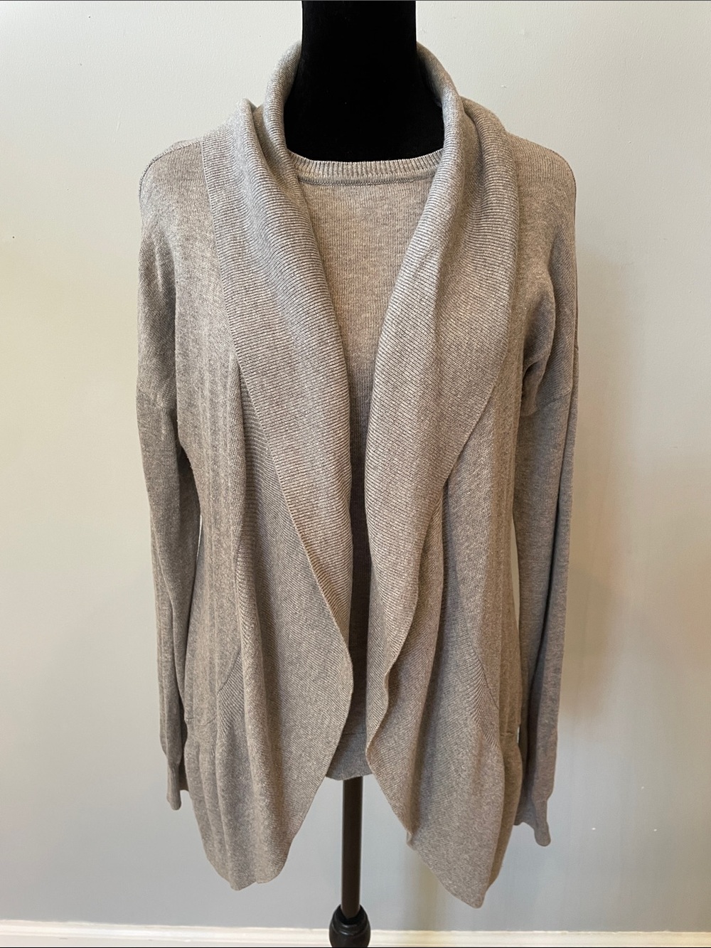 Grey cardigan sweater and sleeveless sweater set medium like new